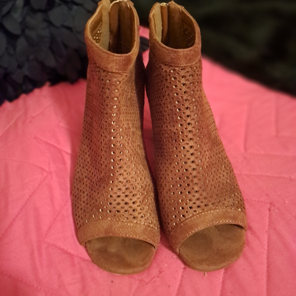 Source Unknown Brown Perforated Peep-Toe Ankle Boots